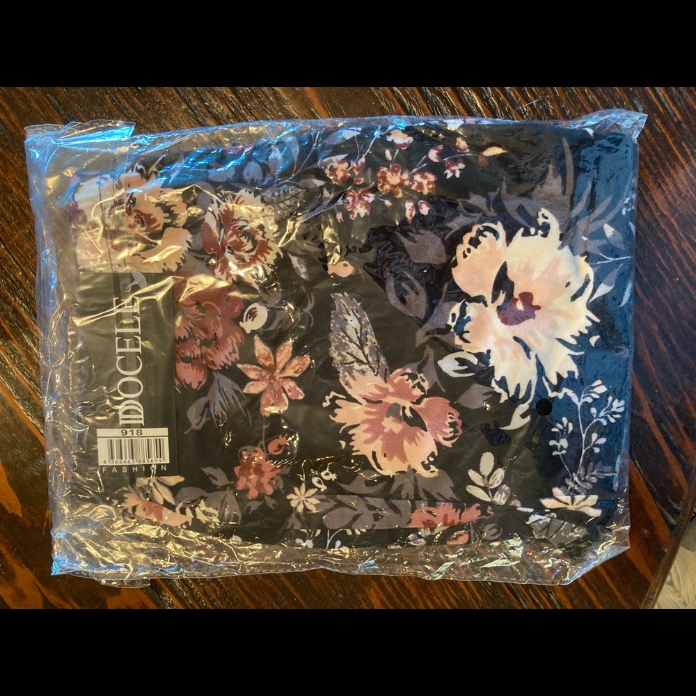 Leggings- NEW -  One Size - floral pattern